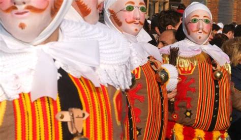 gilles de binche|Binche Carnival and its folkloric Gilles 